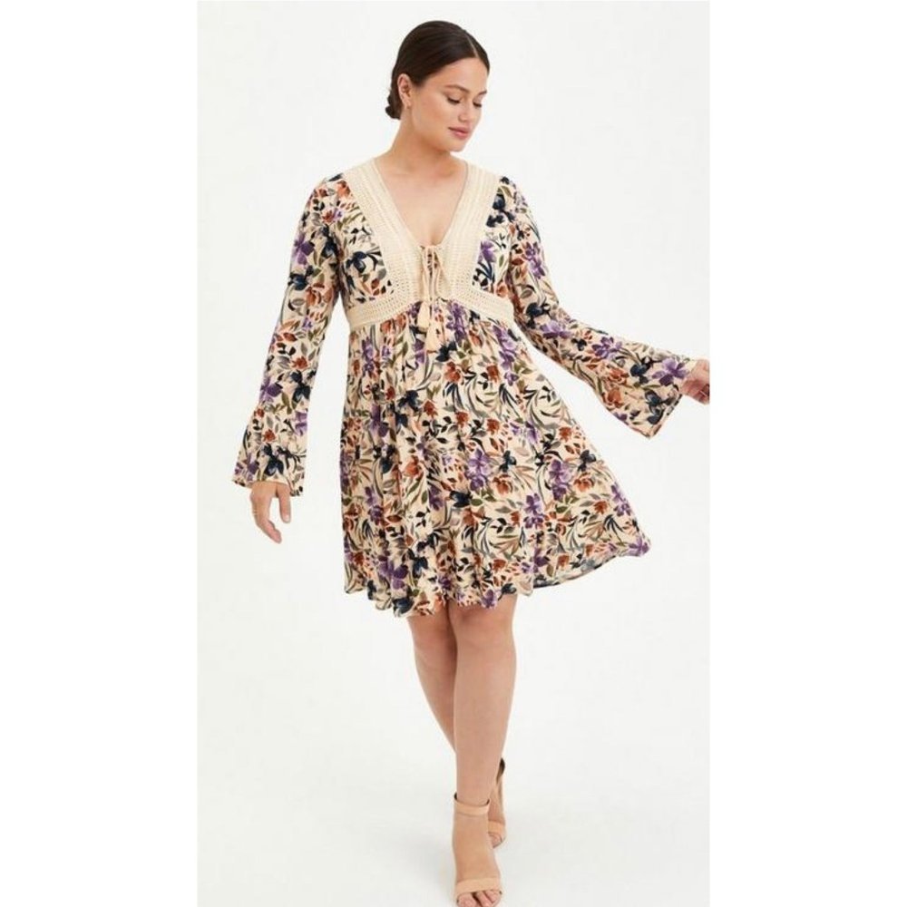 Torrid Dress Mini Gauze Lace-Up Floral Crochet Skater Size Medium/00